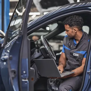 Car with outstanding invoice management
